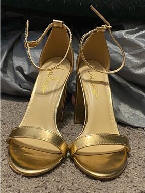 Rose Gold Ankle-Strap Block Heel Sandals - Women's